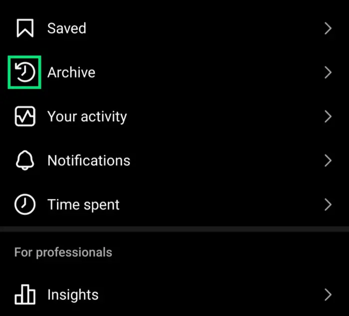 انتخاب گزینه‌ی آرشیو برای بازیابی ریلز اینستاگرام